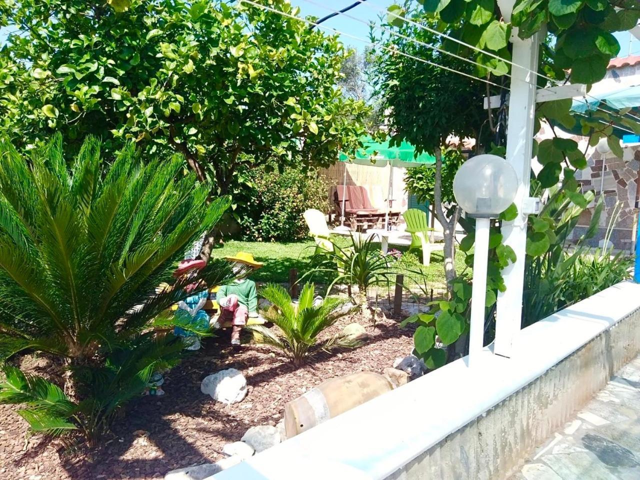 Villette Vacanze - Vie Russe Marina Di Pescoluse Exteriör bild
